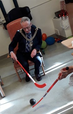 Lord Mayor of Canterbury enjoys hockey with patients