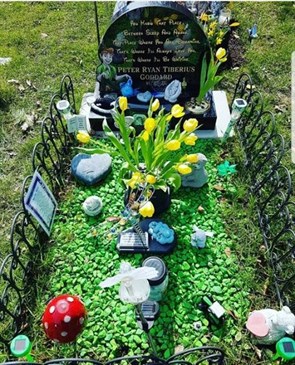 Stacie Goddard's baby Peter's grave